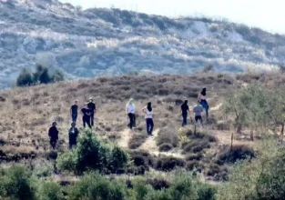مستعمرون يهاجمون المواطنين ومساكنهم في الأغوار الشمالية