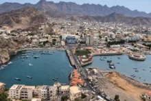 إسرائيل تراقب بقلق.. مخاوف من سيطرة الحوثيين على باب المندب