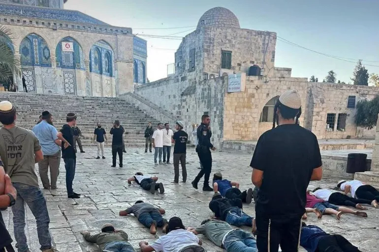 165 مستوطناً يقتحمون الأقصى بحماية الاحتلال تزامناً مع رأس السنة العبرية