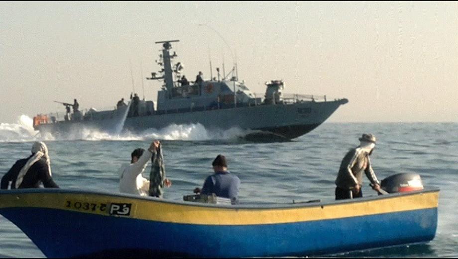 زوارق الاحتلال تطلق نيرانها قبالة سواحل غزة