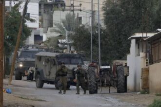قوات الاحتلال تقتحم كفر قدوم وتداهم منازل المواطنين