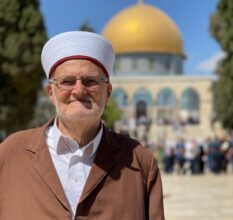 خطيب الأقصى: التعتيم الإعلامي يهدف لحجب حقيقة ما يجري داخل المسجد