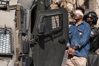 الاحتلال يشن حملة مداهمات واسعة في الضفة ويعتقل عدداً من المواطنين