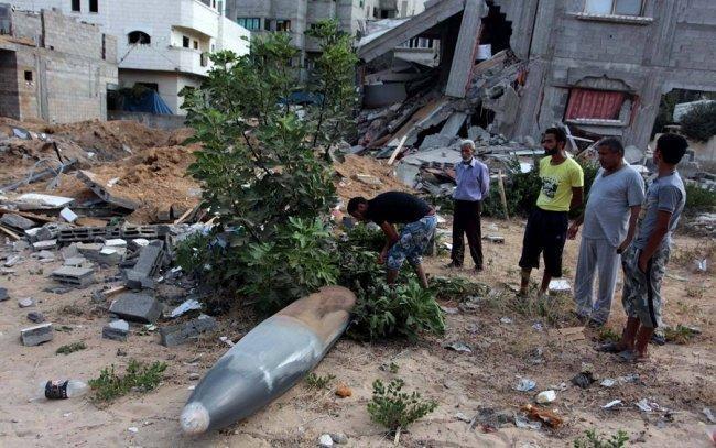مخلفات قنابل الاحتلال تحاصر غزة.. أكثر من 1200 شهيد ومصاب جراء الذخائر المتفجرة
