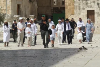 مستوطنون يقتحمون المسجد الأقصى ويؤدون طقوسًا تلمودية في باحاته