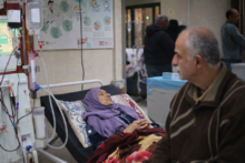 نقص الأدوية يهدد حياة 350 ألف مريض بأمراض مزمنة في غزة