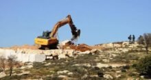 الاحتلال يواصل شق طريق جديد بين طورة وأم دار غرب جنين