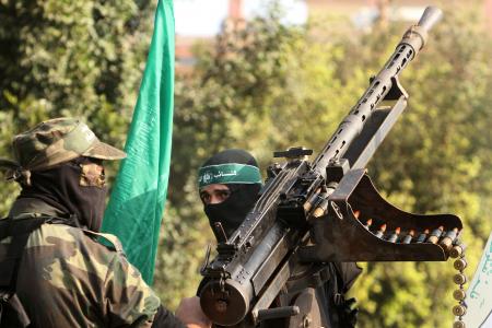 واللا: تحرك أمريكي لتحديد مواقع تسليم حماس أسلحتها في غزة