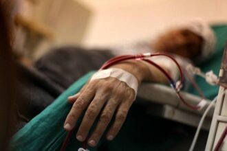 الهلال الأحمر يحذر من كارثة صحية تهدد مرضى السرطان والأمراض المزمنة في غزة