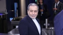 طهران تتلقى رسالة من فانس وتتمسك بشروطها لإنهاء الحرب
