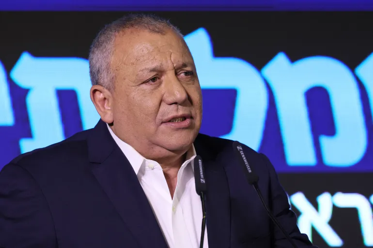 سيناريوهات آيزنكوت لتولي رئاسة الحكومة