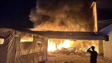 الأشغال: الاحتلال يحرق مخيماً للنازحين شرقي غزة ويشرّد أكثر من 800 فلسطيني